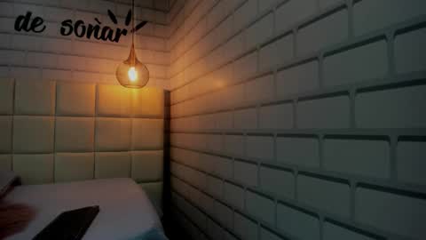 Snapshot of annie_cute18 chatting on November 8, 10:04 am annie_cute18 online show from November 8, 10:04 am