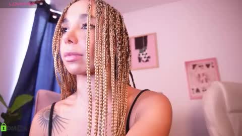 Snapshot of annie_es chatting on October 31, 2:51 pm Annie online show from October 31, 2:51 pm