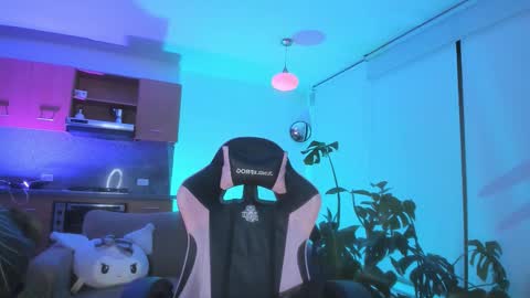 Snapshot of annie_gr chatting on October 28, 1:09 am annie online show from October 28, 1:09 am