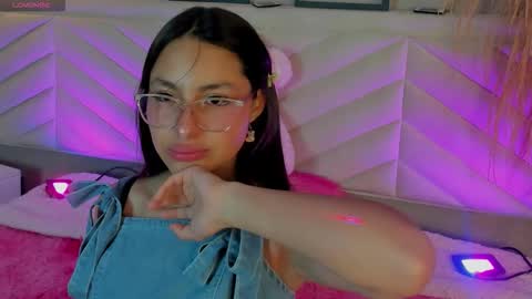   online show from November 8, 7:01 pm