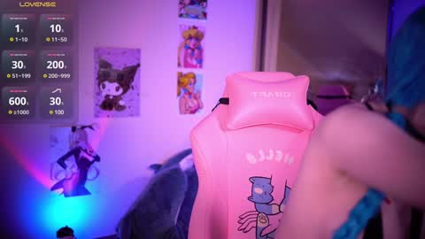 Snapshot of annie_may_may chatting on December 8, 2:52 pm Annie May online show from December 8, 2:52 pm