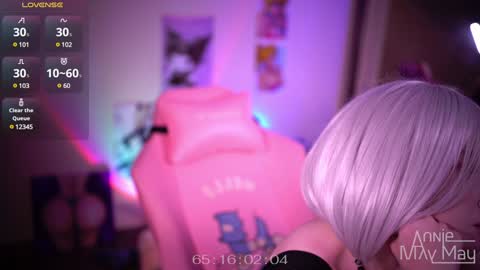 Snapshot of annie_may_may chatting on January 5, 1:58 pm Annie May online show from January 5, 1:58 pm