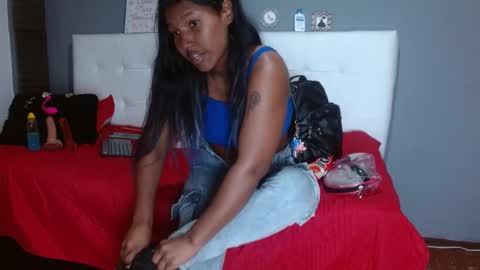 annie_scott_ online show from February 18, 1:21 am