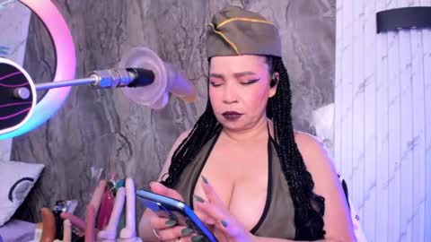 annie_wigg_ online show from January 8, 2:58 am