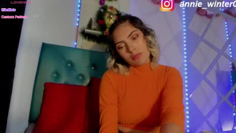Snapshot of annie_winter1 chatting on December 30, 9:19 pm Annie online show from December 30, 9:19 pm