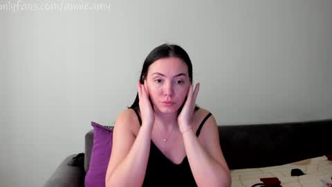 Annie online show from April 16, 11:11 am