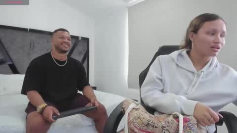 Snapshot of annieandstefan chatting on November 1, 3:14 pm Annie and Stefan online show from November 1, 3:14 pm