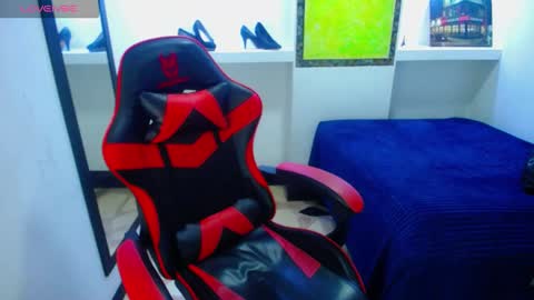 Anniee online show from January 8, 11:43 am