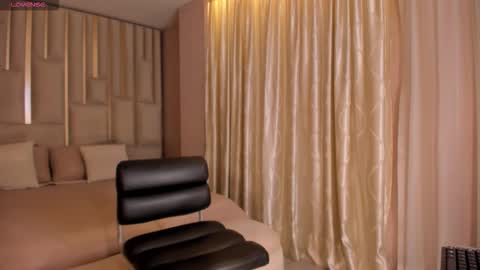 Snapshot of anniemonroe1 chatting on October 31, 11:55 am Annie Monroe online show from October 31, 11:55 am