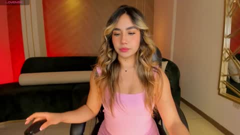 Snapshot of anniemonroe1 chatting on November 18, 7:18 pm Annie Monroe online show from November 18, 7:18 pm