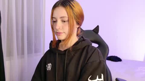 Annie online show from April 8, 2:11 am