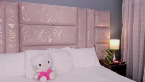 Annie online show from October 3, 11:51 am