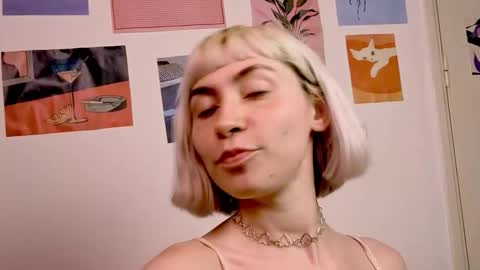 Snapshot of annietinky chatting on December 3, 2:30 am annietinky online show from December 3, 2:30 am