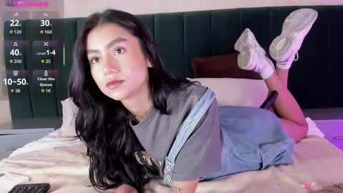 ANNIE  online show from November 9, 8:29 pm