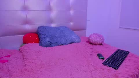 Annie Evans  online show from February 7, 8:20 pm