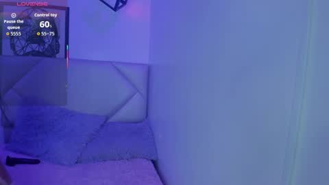 Annie Evans  online show from September 15, 3:01 pm