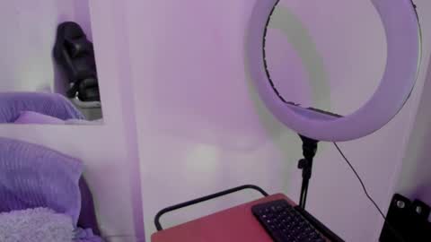 Annie Evans  online show from September 24, 1:25 pm