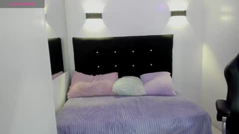 Annie Evans  online show from September 25, 2:32 pm