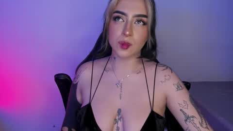 Snapshot of annikamerliahh_ chatting on November 7, 10:21 pm Annika online show from November 7, 10:21 pm