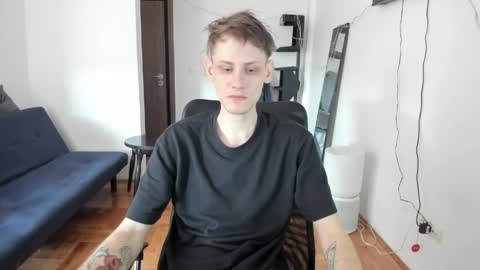    online show from April 18, 11:14 am