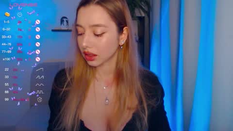 Snapshot of annvegga chatting on November 25, 11:43 am Ann online show from November 25, 11:43 am