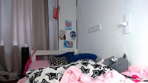 Snapshot of anny_leinhart chatting on February 7, 9:37 am Ana online show from February 7, 9:37 am