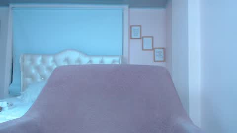 ANNY LOUIS online show from February 24, 5:00 am