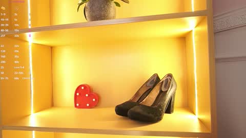 Ana online show from November 18, 11:47 am