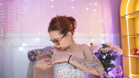 Ana online show from December 17, 12:22 pm