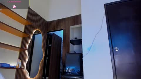 Snapshot of annye01 chatting on November 5, 1:44 pm A N N Y E online show from November 5, 1:44 pm