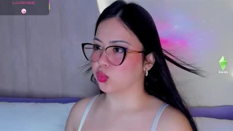 Snapshot of annye01 chatting on November 10, 1:10 pm A N N Y E online show from November 10, 1:10 pm