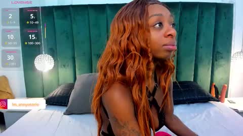 Snapshot of annyosoriio chatting on October 25, 12:34 pm Anny online show from October 25, 12:34 pm