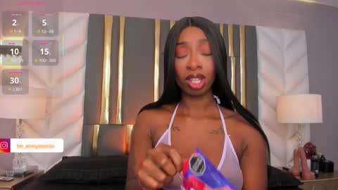 Snapshot of annyosoriio chatting on November 19, 2:11 am Anny online show from November 19, 2:11 am