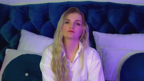 annyraii online show from February 9, 6:06 am