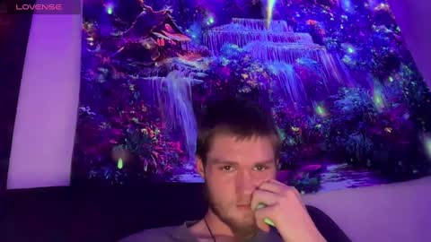 Snapshot of anomalies_ig chatting on January 4, 1:31 am anomalies_ig online show from January 4, 1:31 am