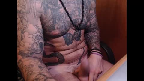 Snapshot of anotnio95 chatting on October 30, 5:24 pm maicol online show from October 30, 5:24 pm