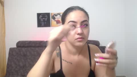 Snapshot of anthonela_queen chatting on March 5, 12:00 pm Anthonela Queen online show from March 5, 12:00 pm