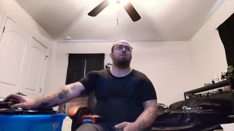 Snapshot of anthonygiacomazzo1 chatting on November 6, 2:18 pm anthonygiacomazzo1 online show from November 6, 2:18 pm