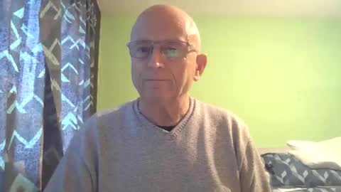 Snapshot of antmatt2025 chatting on October 13, 8:03 am antmatt2025 online show from October 13, 8:03 am