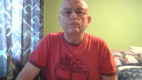 Snapshot of antmatt2025 chatting on October 18, 12:06 pm antmatt2025 online show from October 18, 12:06 pm