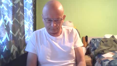 Snapshot of antmatt2025 chatting on November 17, 2:12 pm antmatt2025 online show from November 17, 2:12 pm