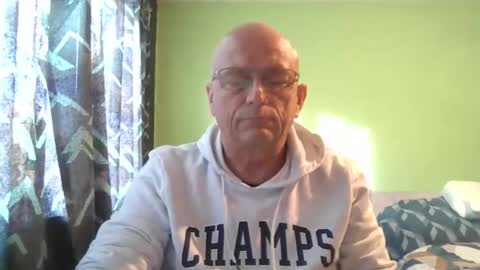 Snapshot of antmatt2025 chatting on November 24, 9:31 am antmatt2025 online show from November 24, 9:31 am