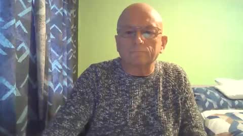 Snapshot of antmatt2025 chatting on December 2, 10:20 am antmatt2025 online show from December 2, 10:20 am