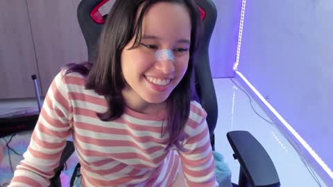 Snapshot of anto_sweet18 chatting on January 20, 1:39 am My birthday is on december 2nd surprise me with a gift from my amazonlist online show from January 20, 1:39 am