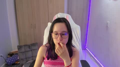 Snapshot of anto_sweet18 chatting on February 8, 1:54 am My birthday is on december 2nd surprise me with a gift from my amazonlist online show from February 8, 1:54 am