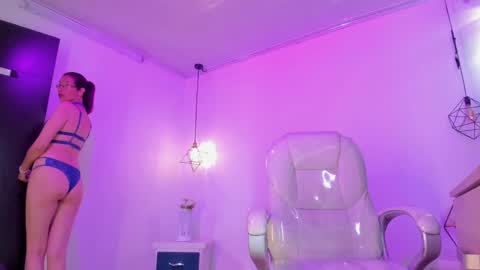 Snapshot of antoneella__ chatting on February 9, 3:12 pm Antonella online show from February 9, 3:12 pm