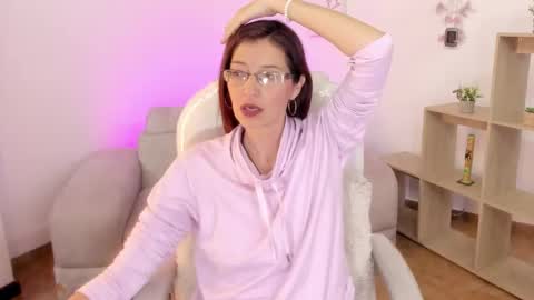 Snapshot of antoneella__ chatting on February 21, 6:15 pm Antonella online show from February 21, 6:15 pm