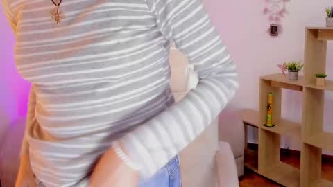 Snapshot of antoneella__ chatting on February 24, 6:26 pm Antonella online show from February 24, 6:26 pm