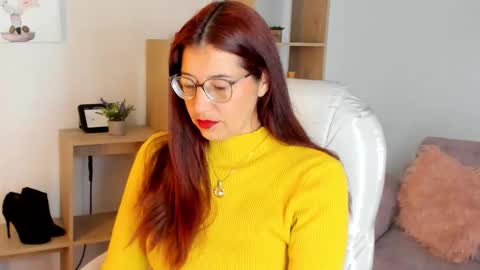 Snapshot of antoneella__ chatting on November 12, 12:16 pm Antonella online show from November 12, 12:16 pm