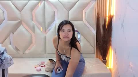 Antonela online show from November 1, 1:02 pm